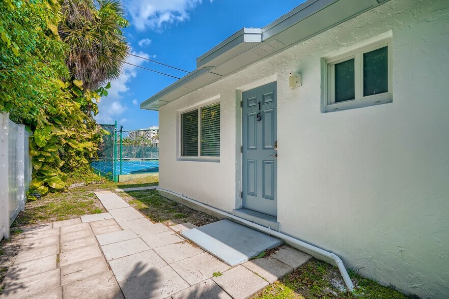 More Photos Of 101-107 Tacoma Ln, West Palm Beach Apartments For Lease
