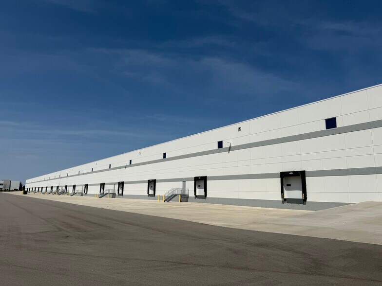 Primary Photo Of 5201 Dean Lakes Blvd, Shakopee Unknown For Lease