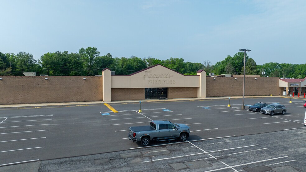 More Photos Of 4710 Penn Ave, Sinking Spring Freestanding For Lease