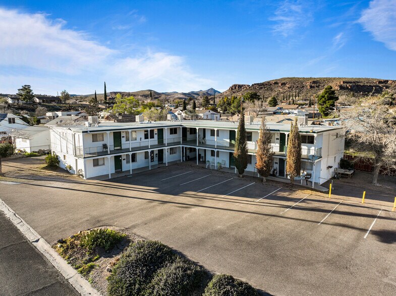 Primary Photo Of 301 Copper St, Kingman Apartments For Sale