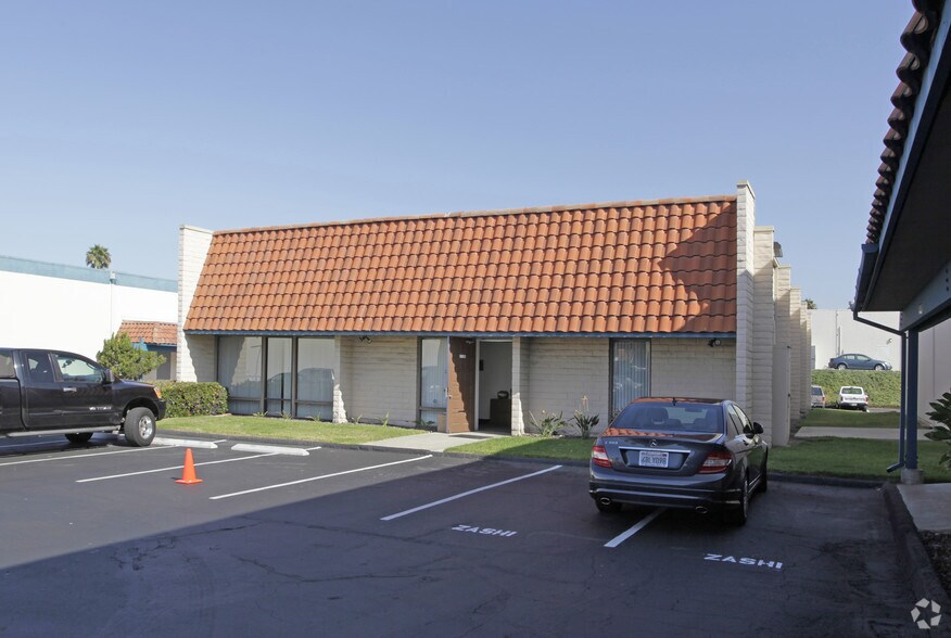 More Photos Of 4945 Mercury St, San Diego Warehouse For Lease