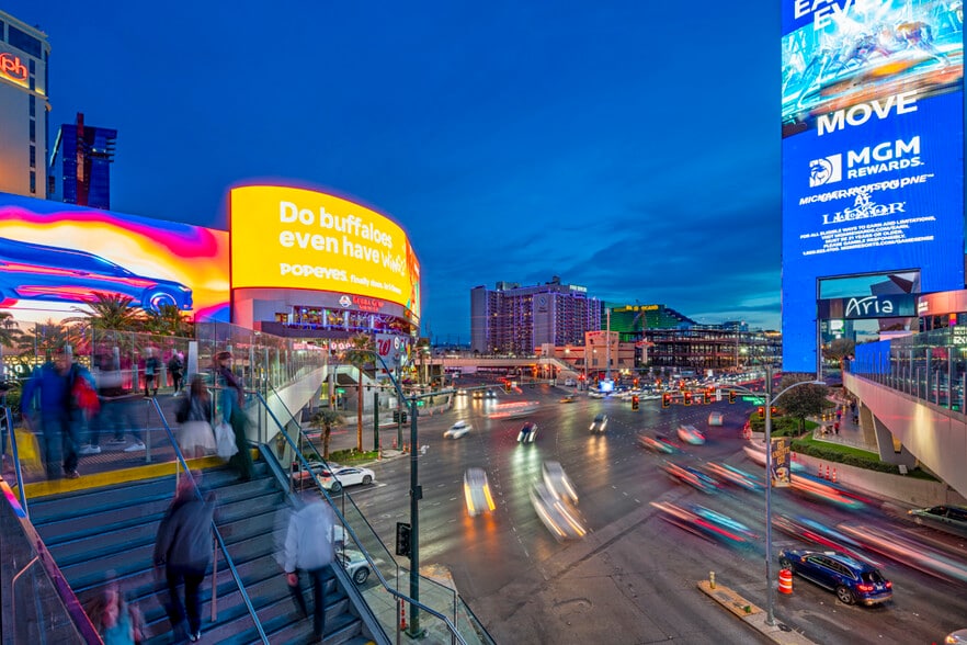 More Photos Of 3717 S Las Vegas Blvd, Las Vegas Unknown For Lease