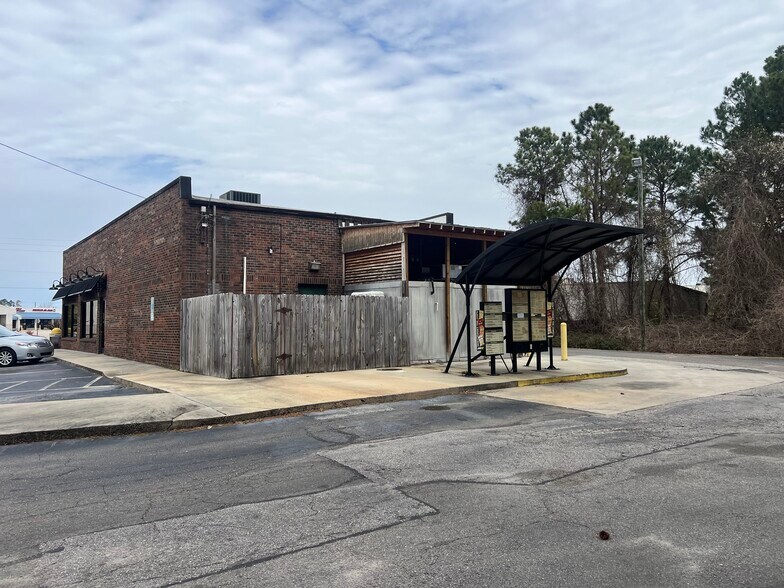 More Photos Of 5025 Santa Fe Dr, Fayetteville General Retail For Sale