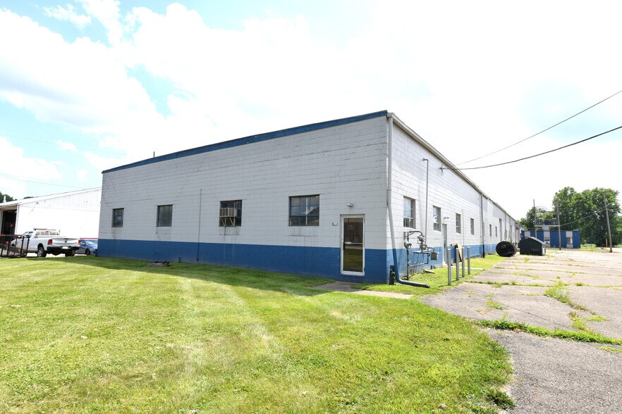 More Photos Of 1150-1160 Newark Rd, Zanesville Warehouse For Sale