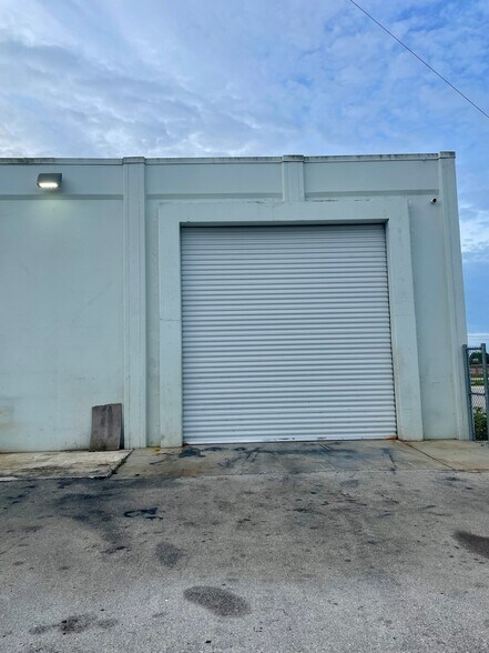 More Photos Of 9930 Channel 30 Dr, Bonita Springs Industrial For Lease