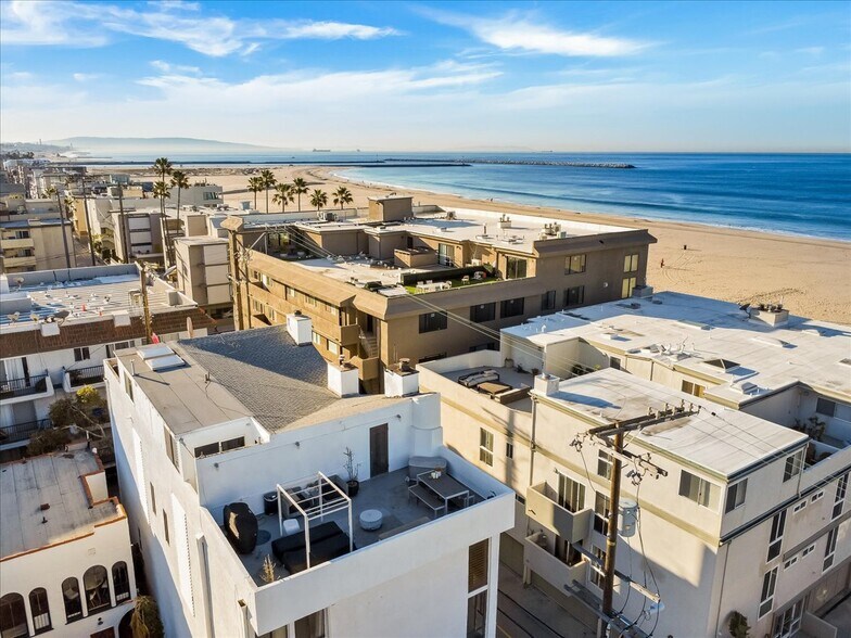 More Photos Of 14 Mast, Marina Del Rey Apartments For Sale