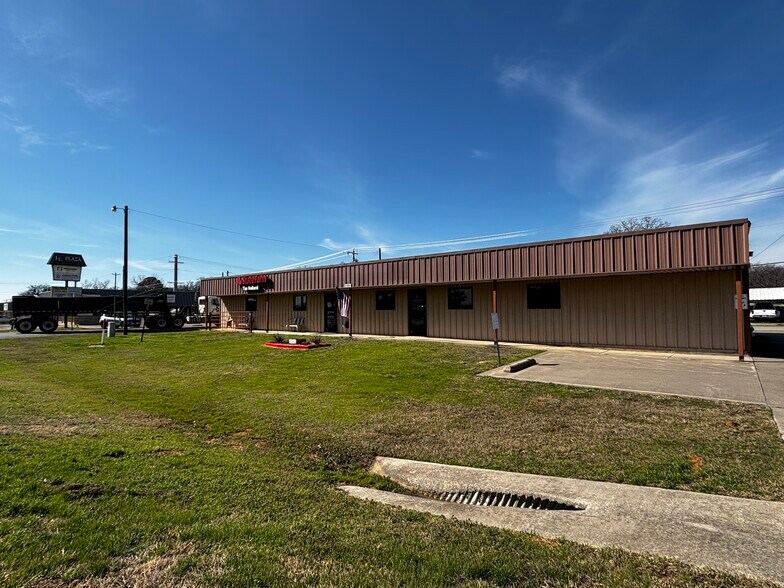 More Photos Of 5315 US Highway 377 S, Aubrey Storefront Retail Office For Lease