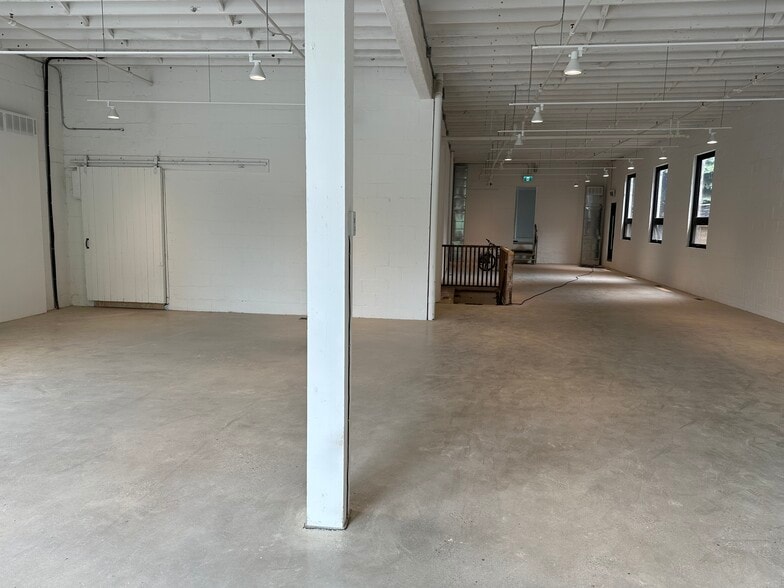 More Photos Of 83-91B Walnut Av, Toronto Office For Sale