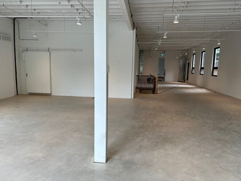 More Photos Of 83-91B Walnut Av, Toronto Office For Lease
