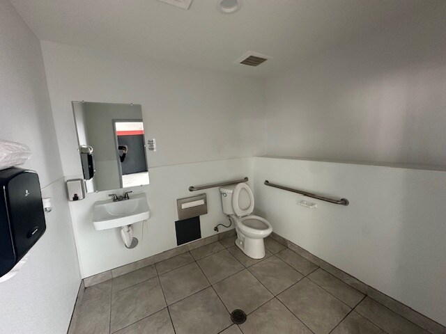More Photos Of 10600 Beach Blvd, Stanton Storefront Retail Office For Lease