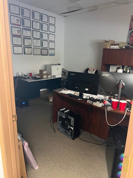 More Photos Of 1624 E Wisconsin Ave, Appleton Office For Sale