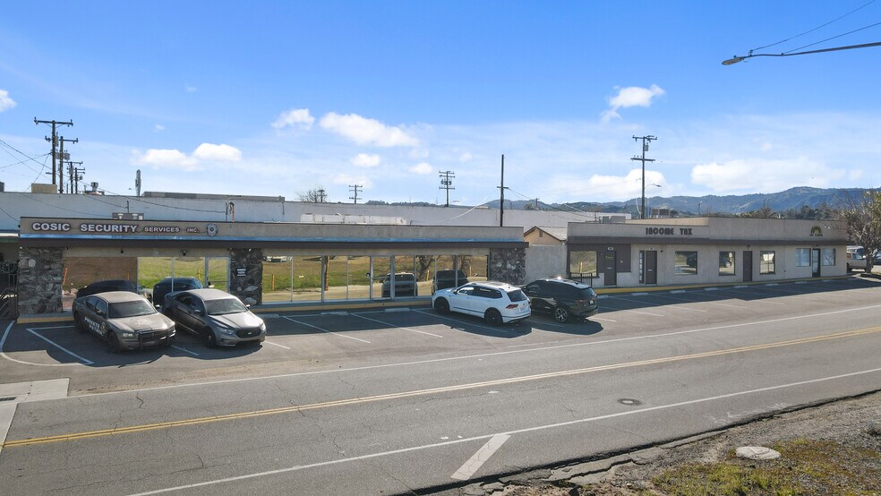 More Photos Of 22422-22432 13th St, Santa Clarita Storefront Retail Office For Lease