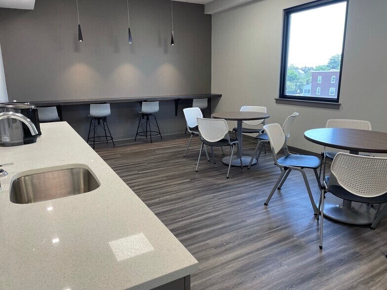 More Photos Of 100 W Main St, Lansdale Office For Lease