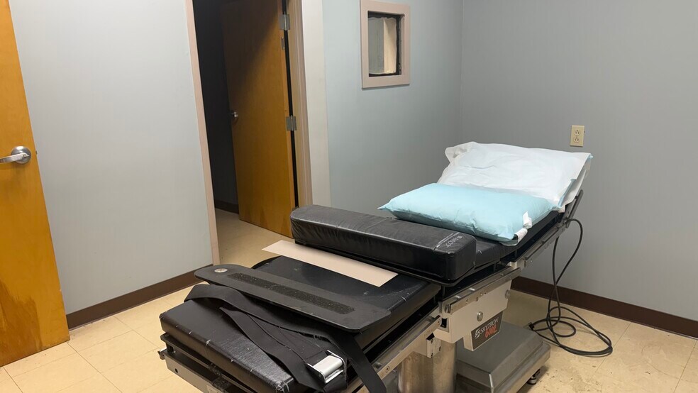 More Photos Of 1203 Industrial Park Rd, South Fulton Medical For Sale