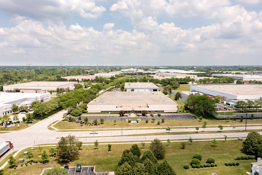 More Photos Of 701 N Commerce St, Aurora Manufacturing For Sale