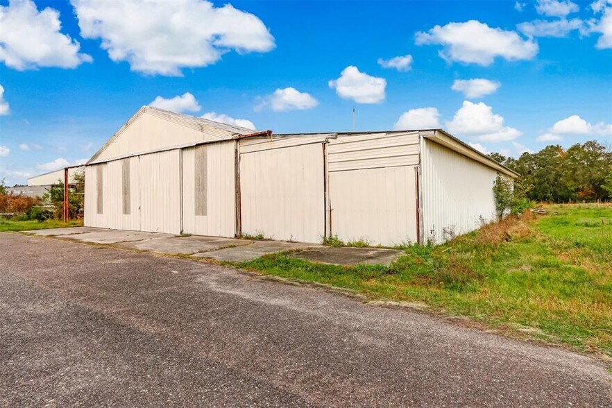 More Photos Of 96168 Cessna Dr, Yulee Airplane Hangar For Sale