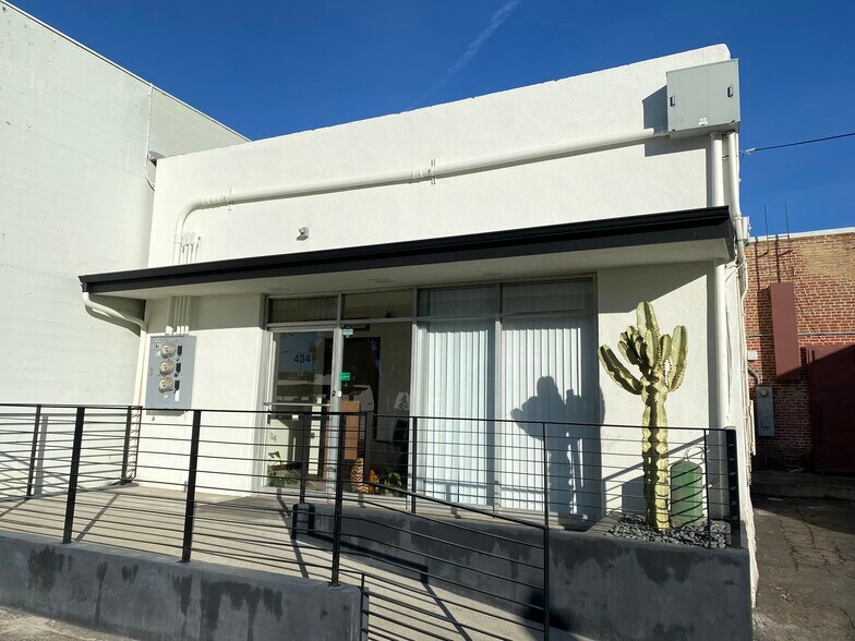 More Photos Of 434 E Main St, Ventura Storefront For Lease