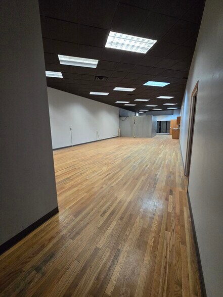 More Photos Of 325 W 2nd St, Hastings Loft Creative Space For Lease