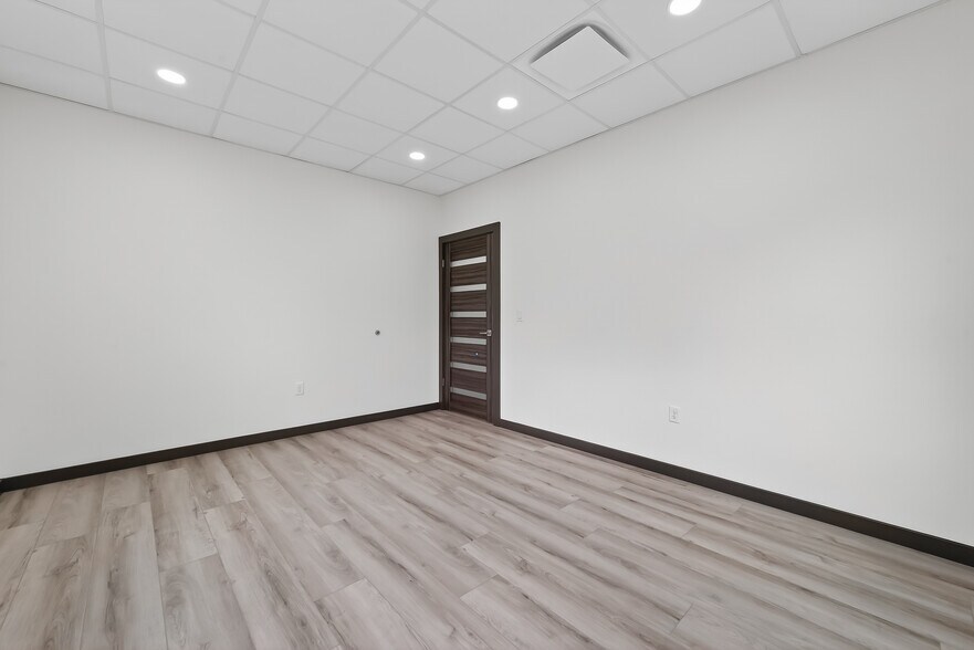More Photos Of 5151 Meadow Ranch Pky, Richmond Office For Lease