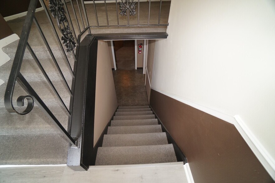 More Photos Of 2414 S Leonard Rd, Saint Joseph Office For Sale