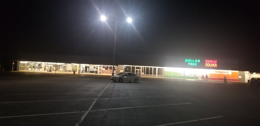 More Photos Of 423-507 Washington St, Ravenswood Storefront For Lease