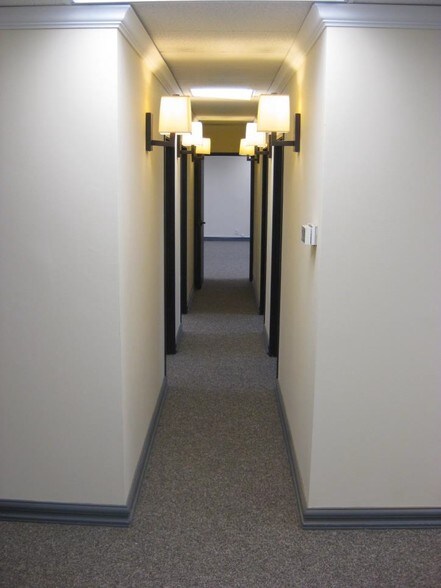 More Photos Of 11336 Camarillo St, Toluca Lake Office For Sale