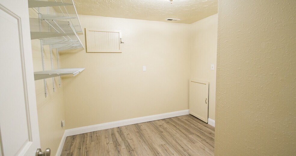 More Photos Of 397 N Wendy St, Torrey Specialty For Sale