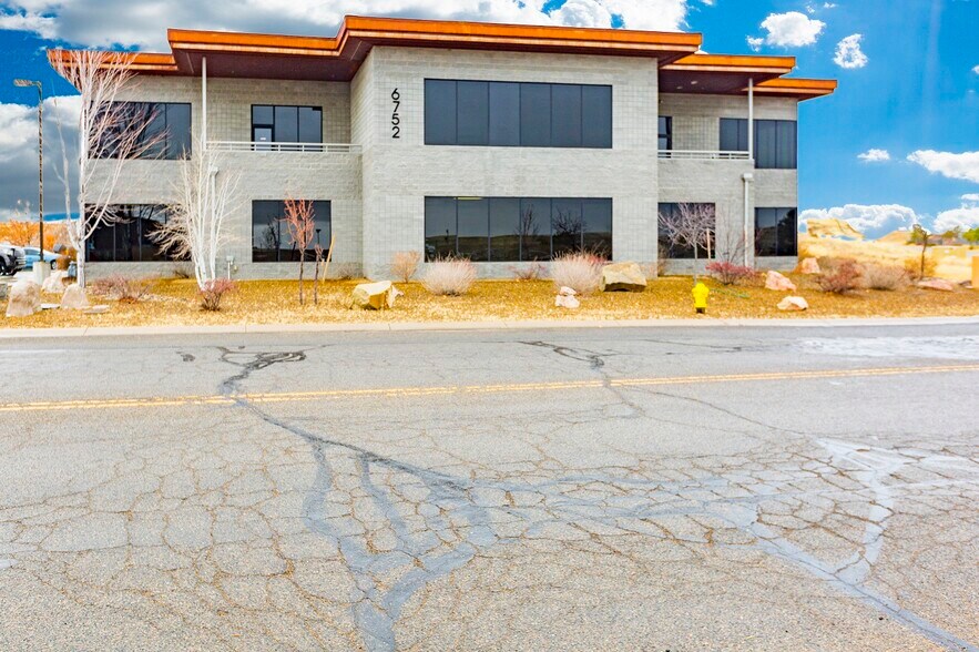 More Photos Of 6752 Inter Cal Way, Prescott Medical For Lease