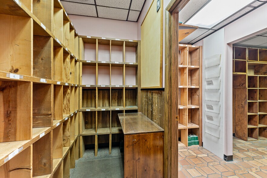 More Photos Of 1302-1306 4th Ave, Huntington Medical For Sale