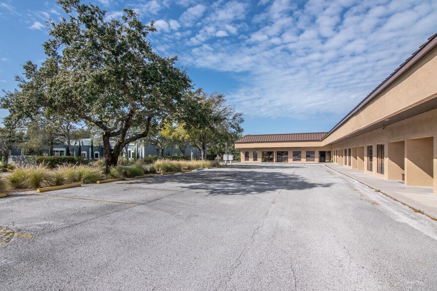 More Photos Of 13080 S Belcher Rd, Largo Office For Lease