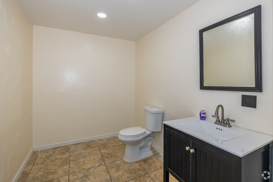 More Photos Of 3625 Mission Ave, Carmichael Medical For Lease