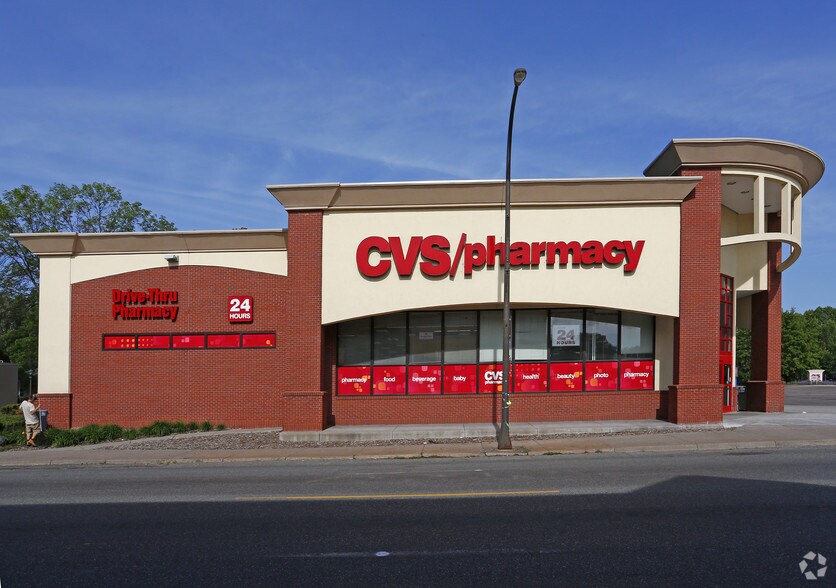 More Photos Of 810 Maryland Ave E, Saint Paul Drugstore For Sale