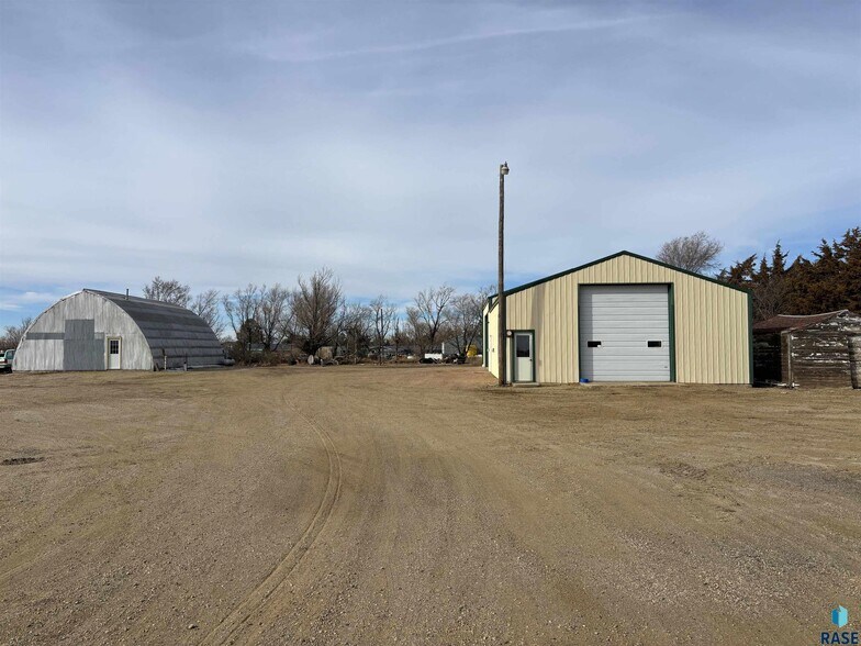 More Photos Of 1603 N Broadway Ave, Miller Industrial For Sale