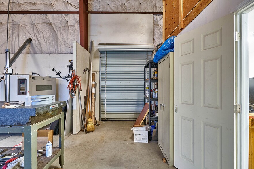 More Photos Of 590 S Grand Ave, San Jacinto Service For Sale