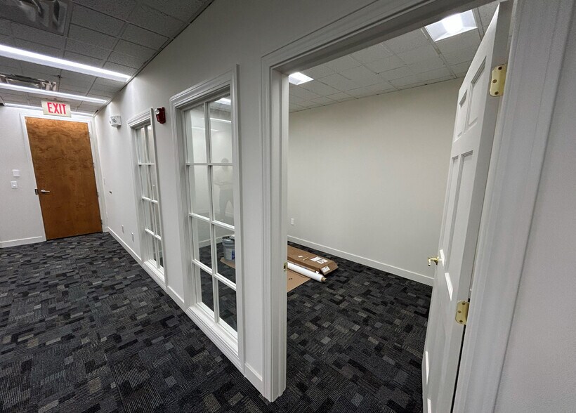 More Photos Of 5025 Arlington Centre Blvd, Upper Arlington Office Residential For Lease