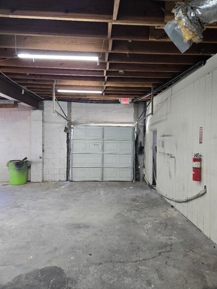 More Photos Of 626 W Carolina Ave, Hartsville Showroom For Sale