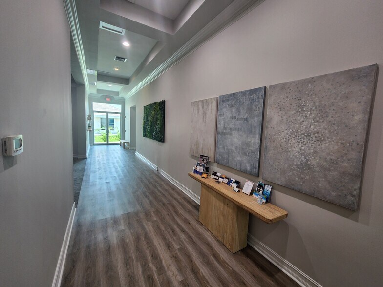 More Photos Of 8891 Brighton Ln, Bonita Springs Loft Creative Space For Sale