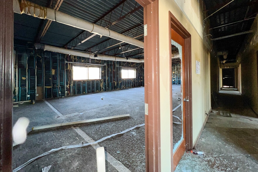 More Photos Of 3200 E Memorial Rd, Edmond Medical For Sale