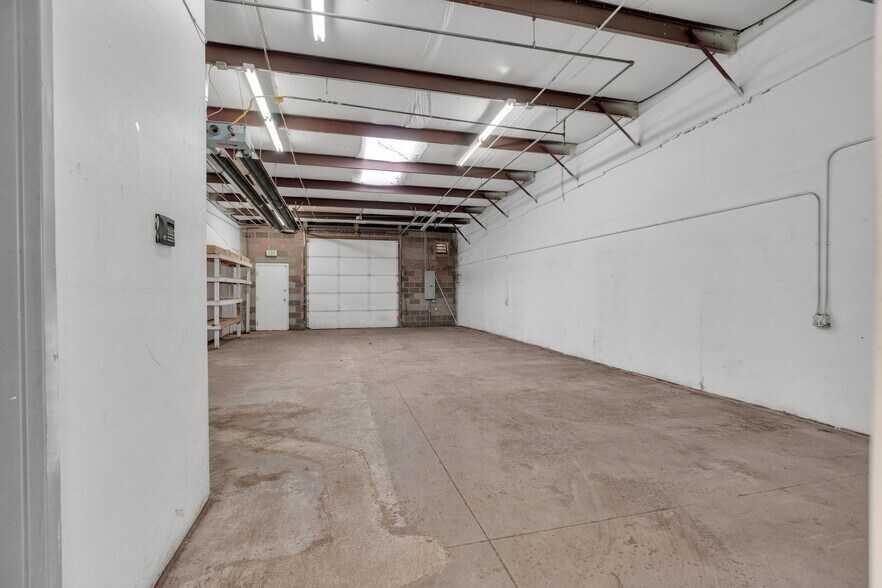 More Photos Of 332 Norfolk St, Aurora Warehouse For Sale