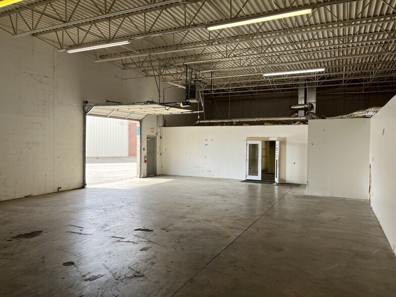 More Photos Of 6699 Fletcher Creek Cv, Memphis Warehouse For Sale