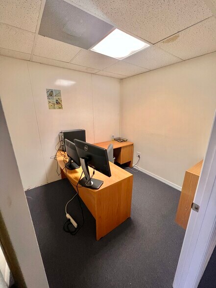 More Photos Of 902 E New Haven Ave, Melbourne Coworking Space