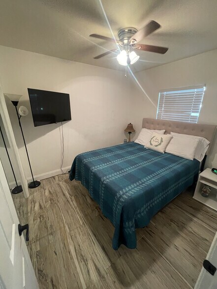 More Photos Of 100 Sandal Ln, Palm Beach Shores Apartments For Sale