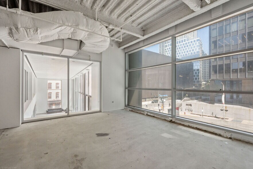 More Photos Of 360 N State St, Chicago General Retail For Sale