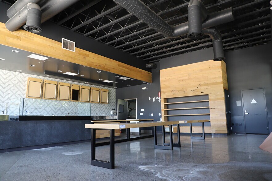 More Photos Of 10612 National Blvd, Los Angeles Storefront For Lease