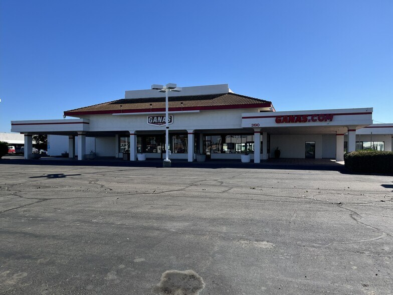 More Photos Of 3190 Auto Center Cir, Stockton Auto Dealership For Lease