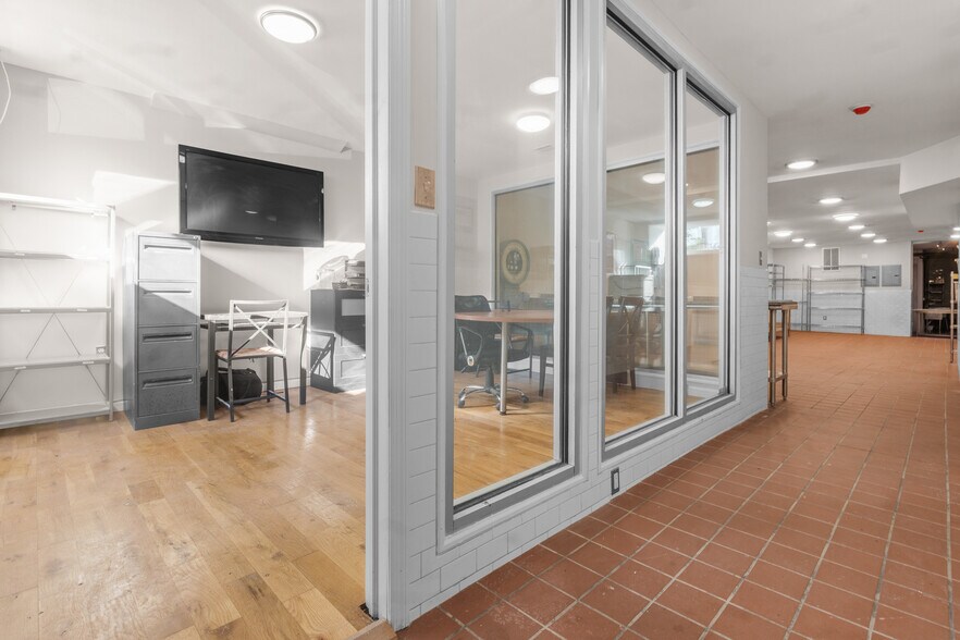 Primary Photo Of 1011 New York Ave, Union City Storefront Retail Residential For Lease