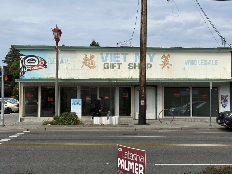 More Photos Of 775 S 38th St, Tacoma General Retail For Lease