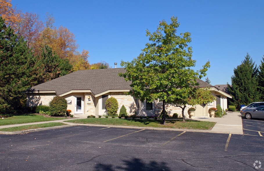 More Photos Of 383-387 Regency Ridge Dr, Dayton Medical For Lease