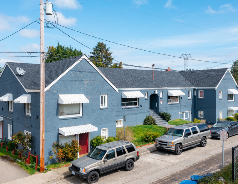 Primary Photo Of 704 12th St, Bremerton Apartments For Sale