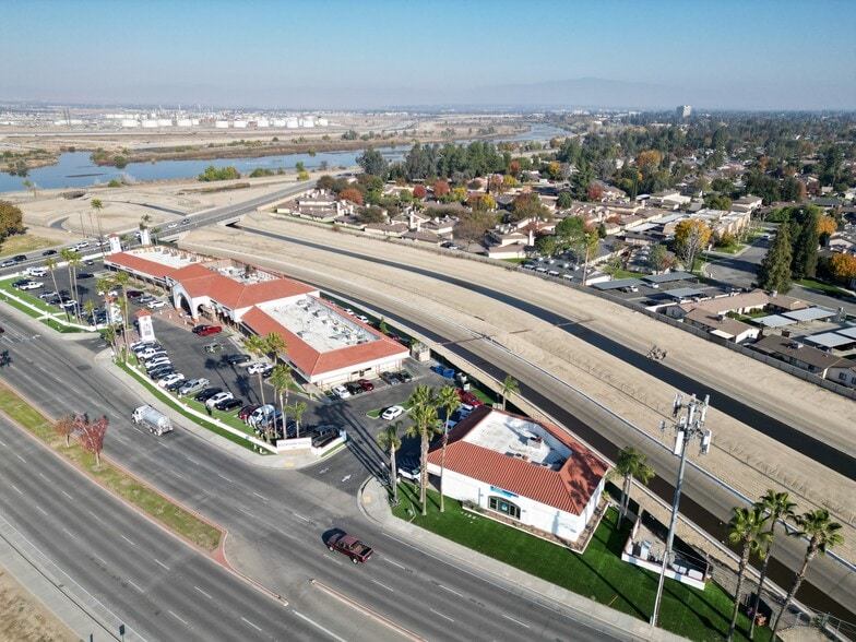 More Photos Of 600 Coffee Rd, Bakersfield Unknown For Lease
